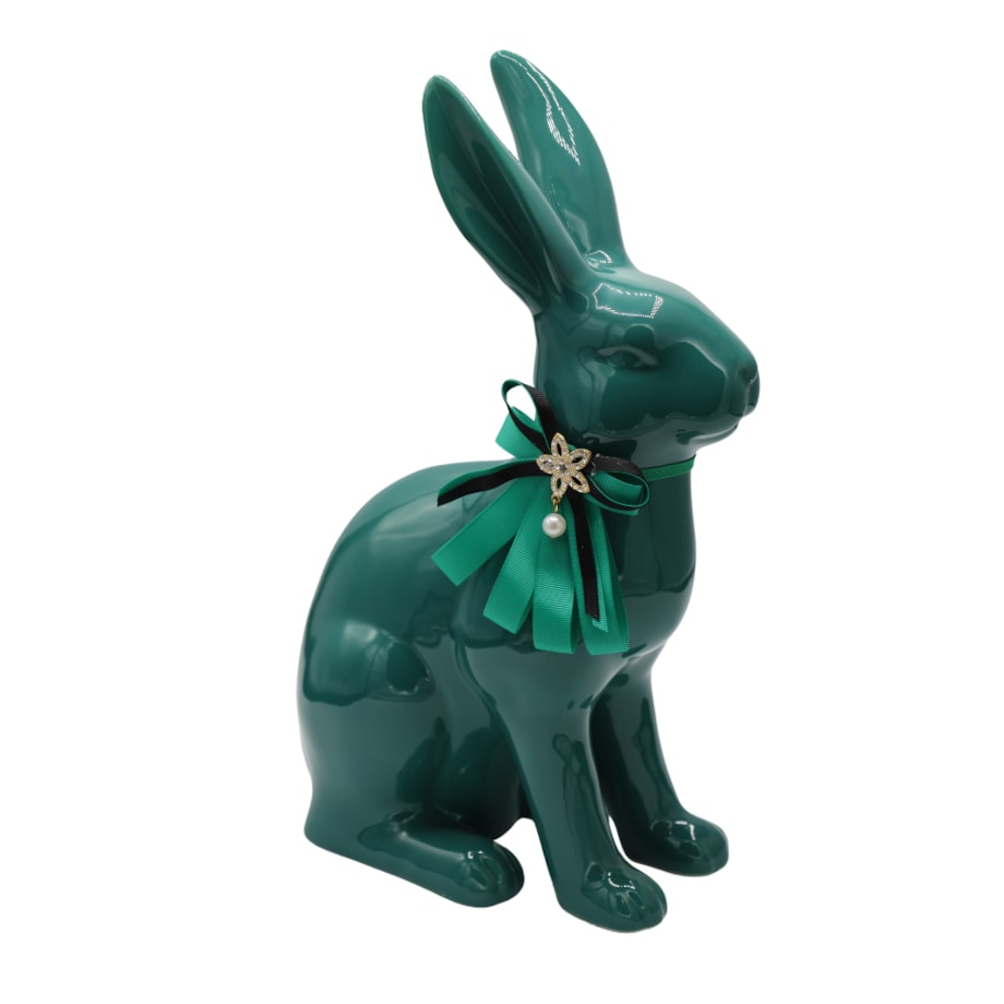 Figurka - ciemnozielony królik z kokardą 37x23x13,5 cm z białymi broszką i koralikiem
