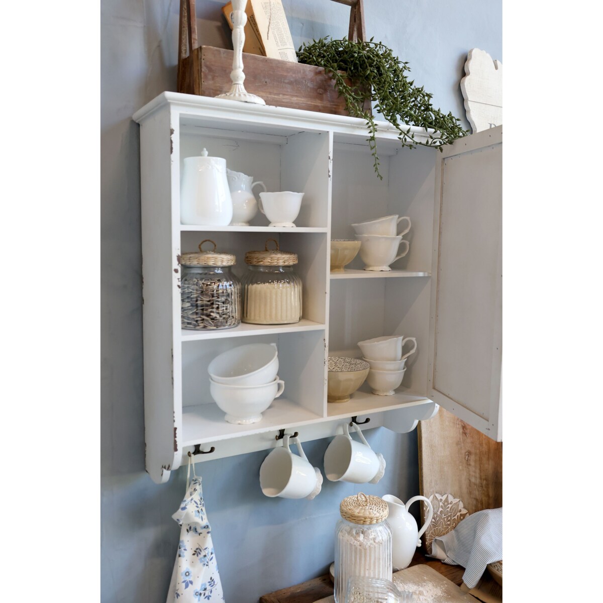 Szafka wisząca drewniana postarzana Chic