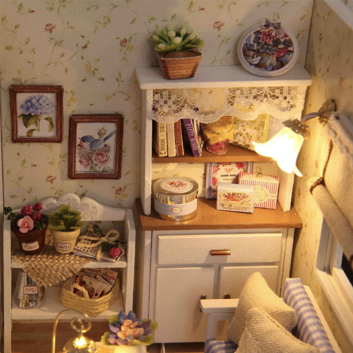 Miniaturowy domek - Fiołkowa weranda