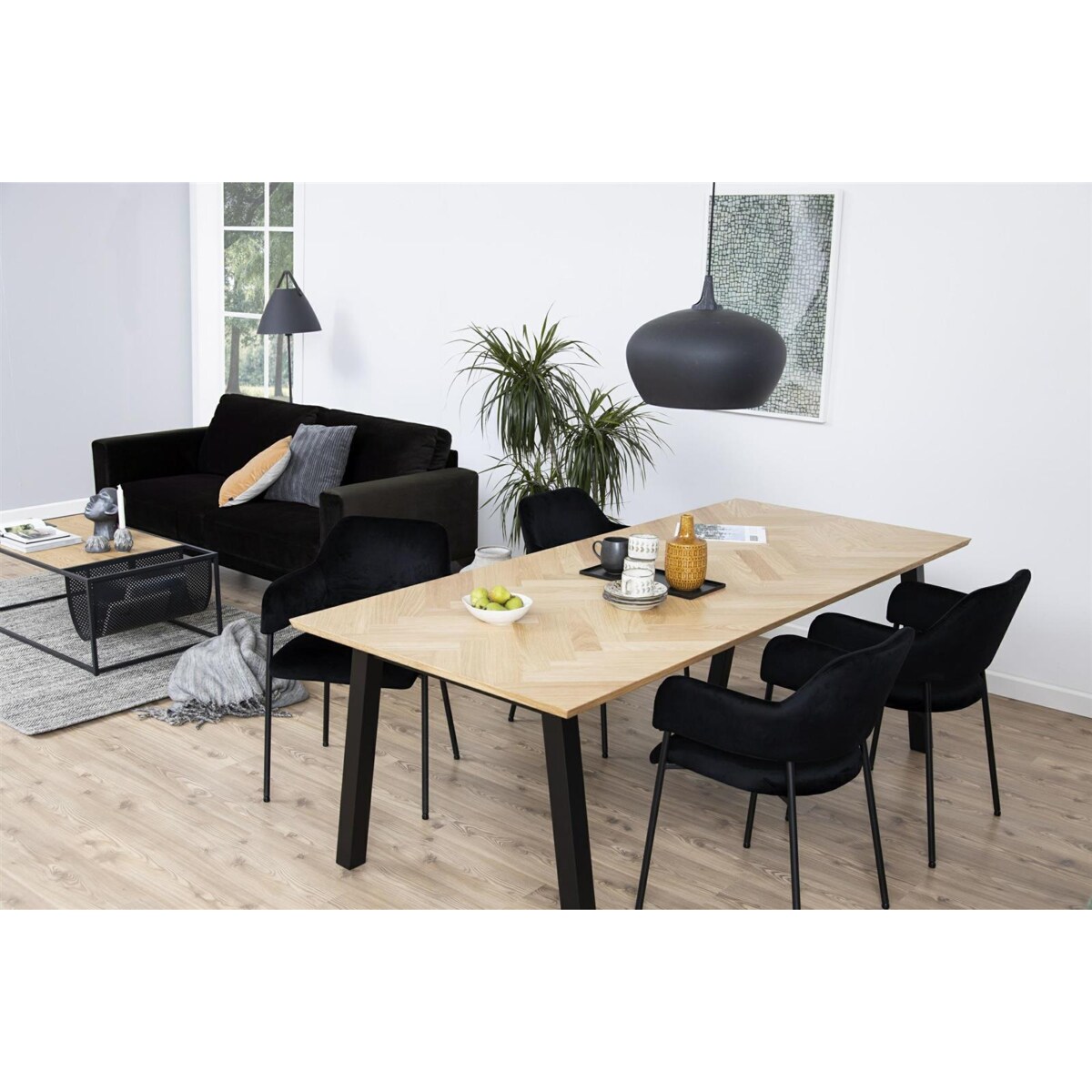 KRZESŁO TAPICEROWANE Lima czarne Z PODŁOKIETNIKAMI