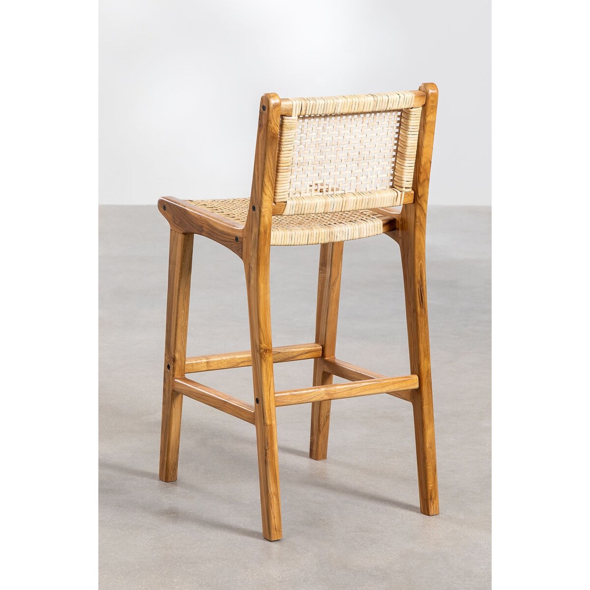 Stołek krzesło barowe z drewna tekowego i rattanu Catua 60 cm