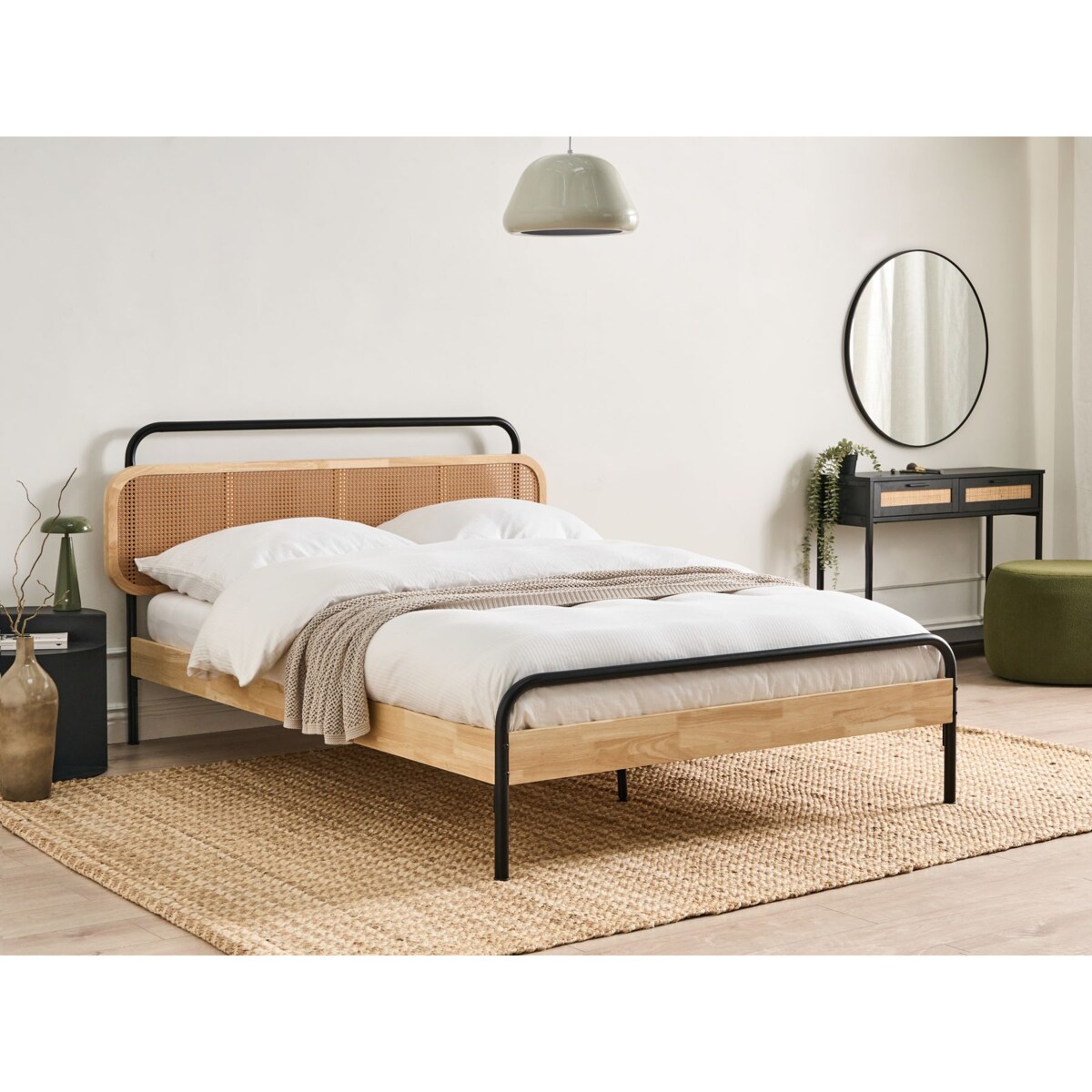 Łóżko Rattan BOUSSICOURT 140 x 200 cm Jasnobrązowy