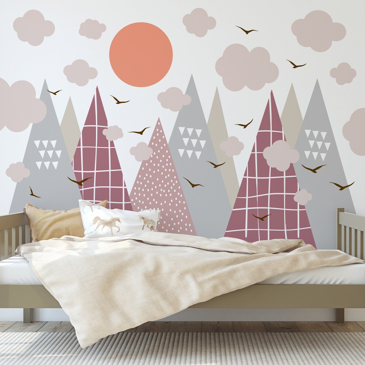 NAKLEJKI ŚCIENNE DLA DZECI RÓŻOWE GÓRY STYL SKANDYNAWSKI CHMURY ZESTAW