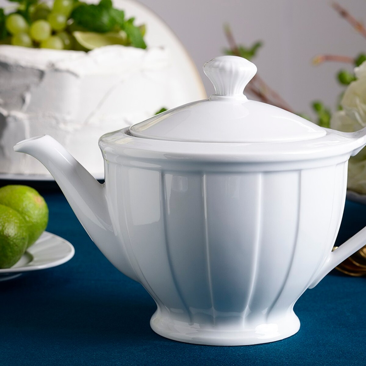 Czajnik 1100 ml Oktawa biała 0001