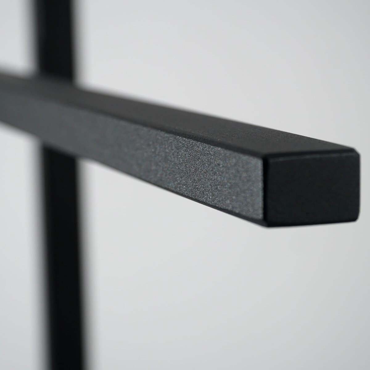 Stojak wieszak na ręczniki LOFT czarny do łazienki