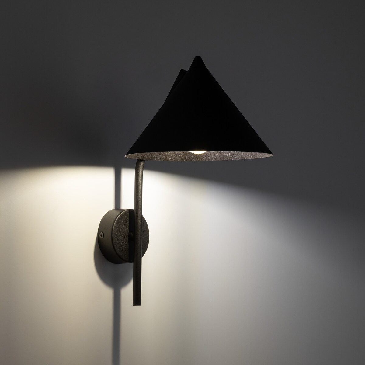 Kinkiet ścienny TK Lighting CONO BLACK 10041 czarny metalowy E27 nowoczesny do salonu i sypialni