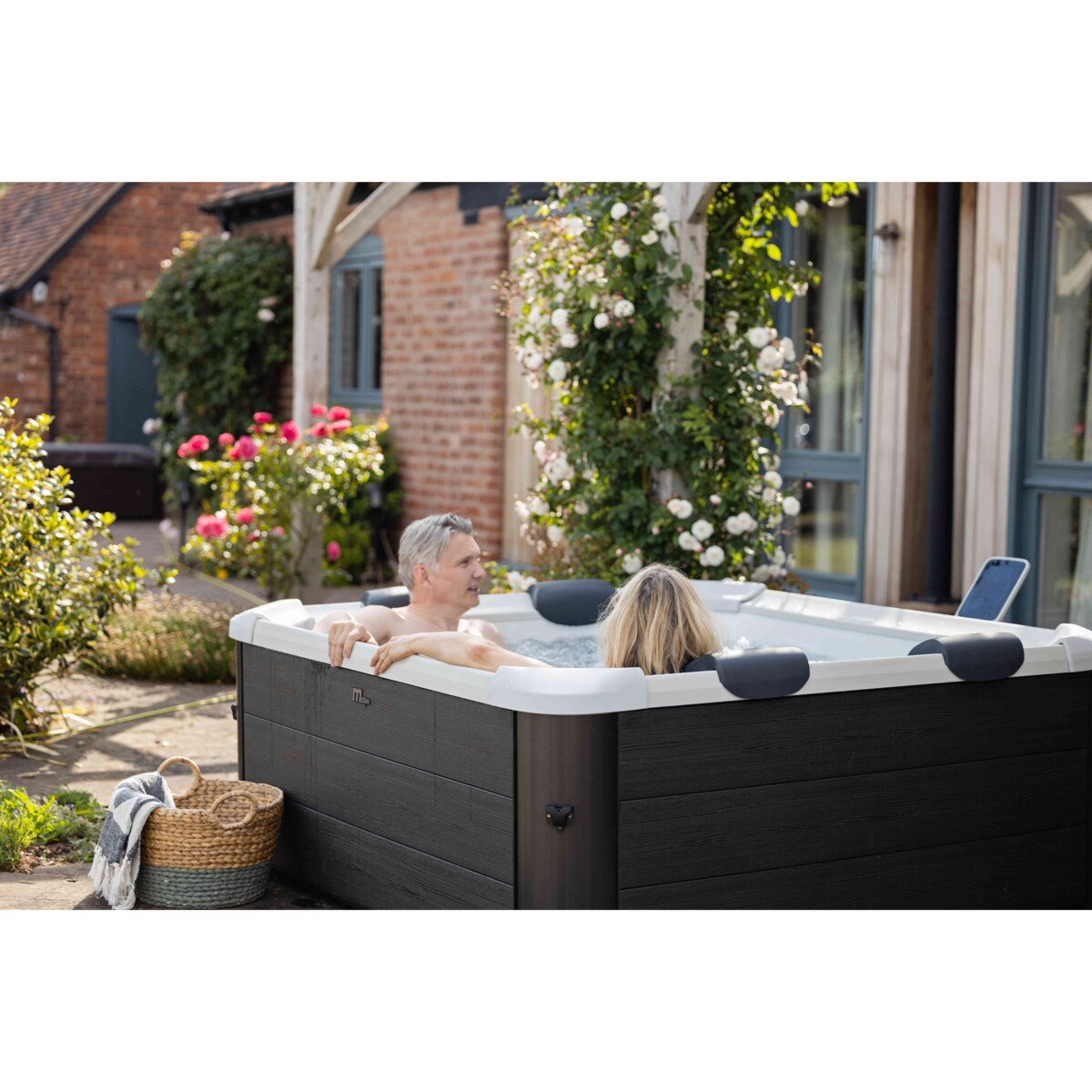 Basen z hydromasażem mSpa Oslo 6 osobowe SPA panelowe ogrodowe 850l LED Wi-Fi