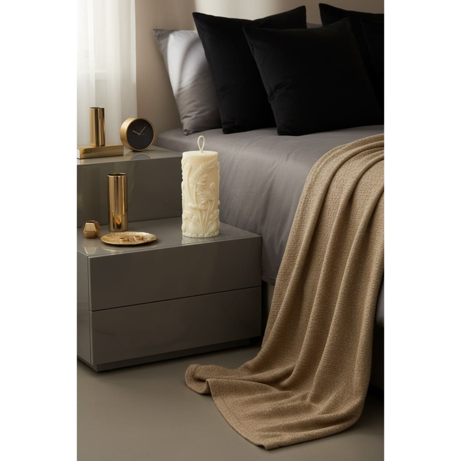 Świeca sojowa z motywem kwiatowym – dekoracyjna świeca do salonu