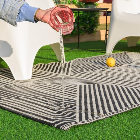 Dywan zewnętrzny tkany na płasko 120x170 cm e-floor geometryczny czarny