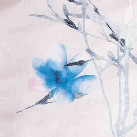 Pościel satyna bawełniana 220x200 Satynlove jasna w pastelowe błękitne kwiatki