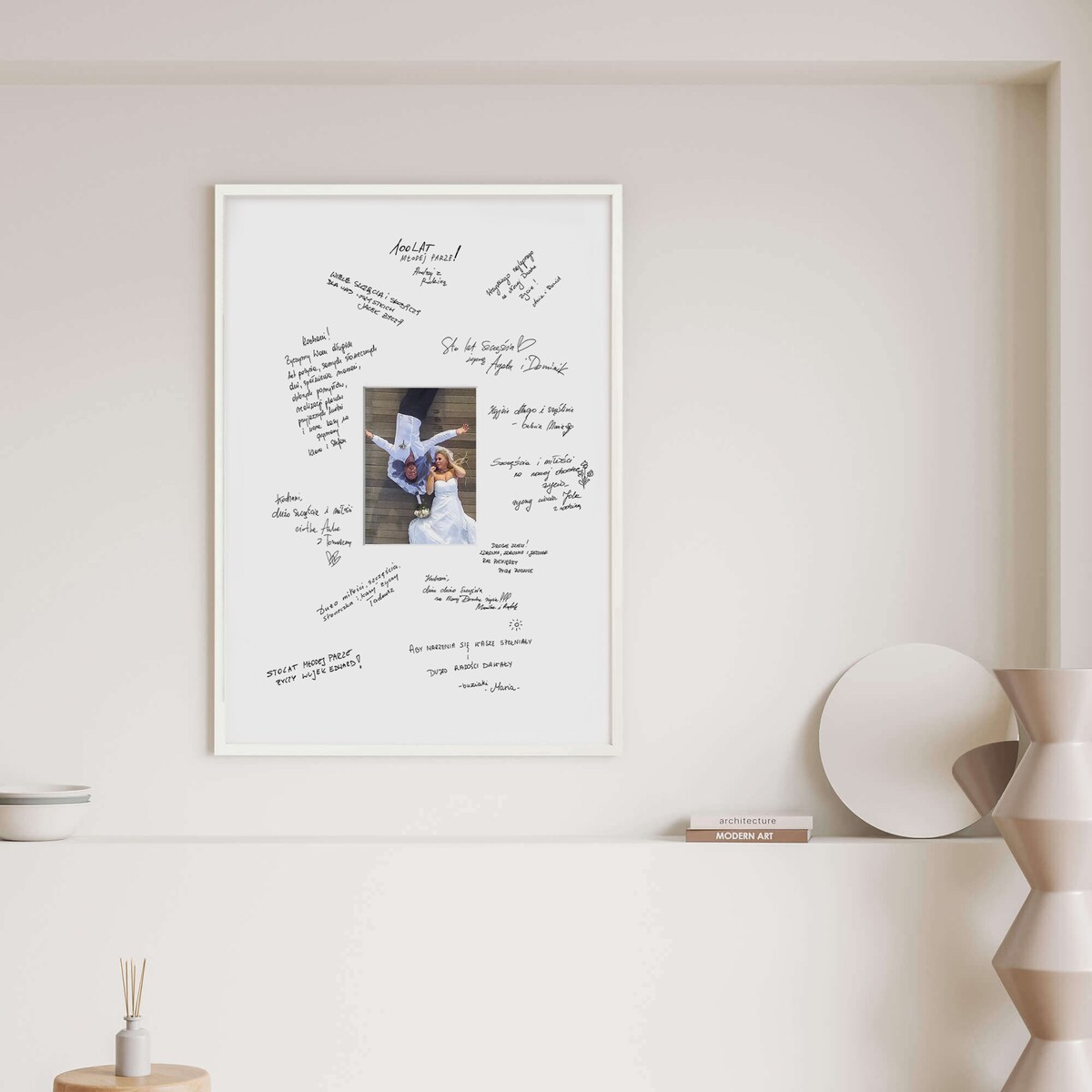 Ramka na WESELE PAMIĄTKOWA o rozmiarze 50x70 cm - biała rama. Ramka z passe partout prezent weselny zdjęcie 15x21 cm