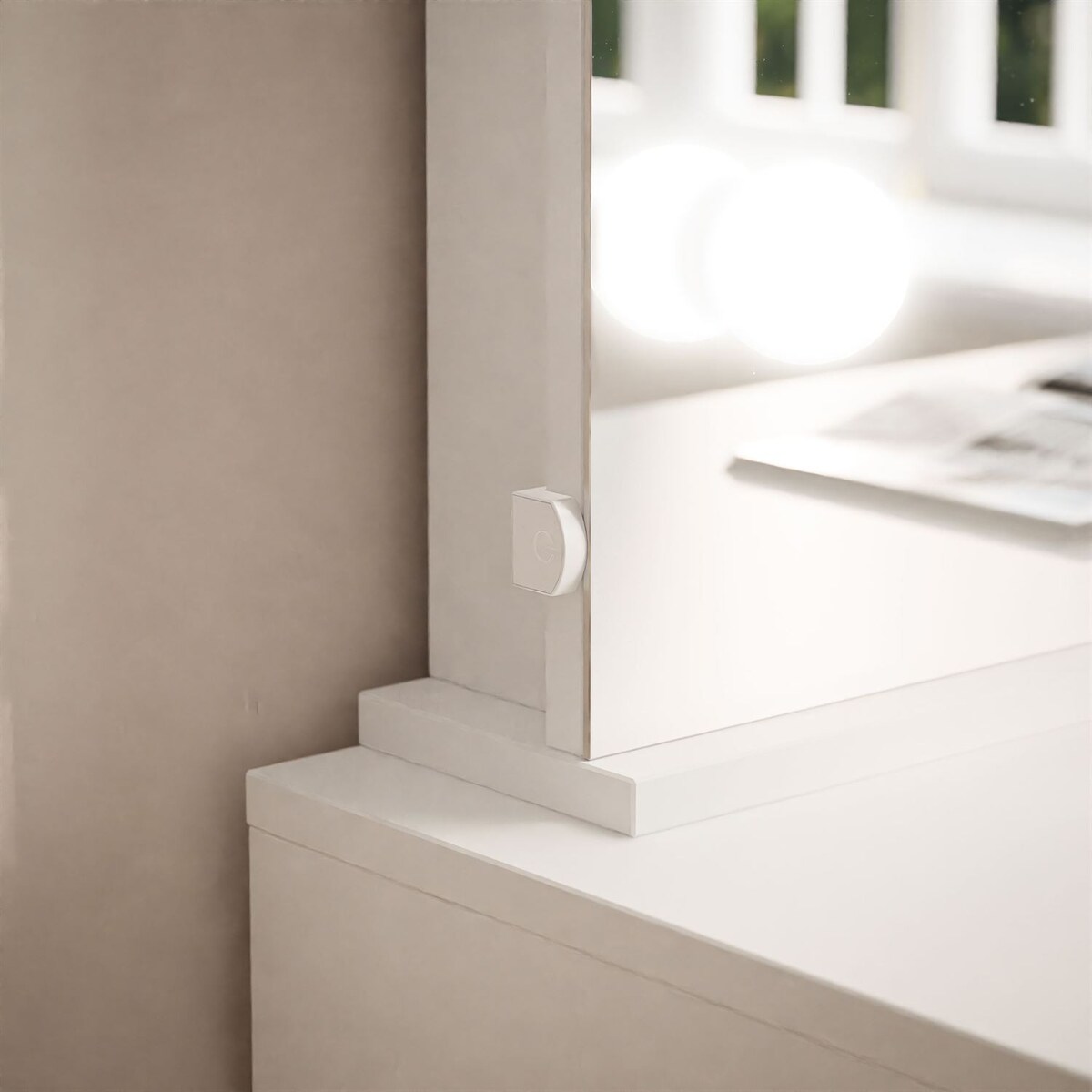 Toaletka MADA ELITE z lustrem i oświetleniem biały mat