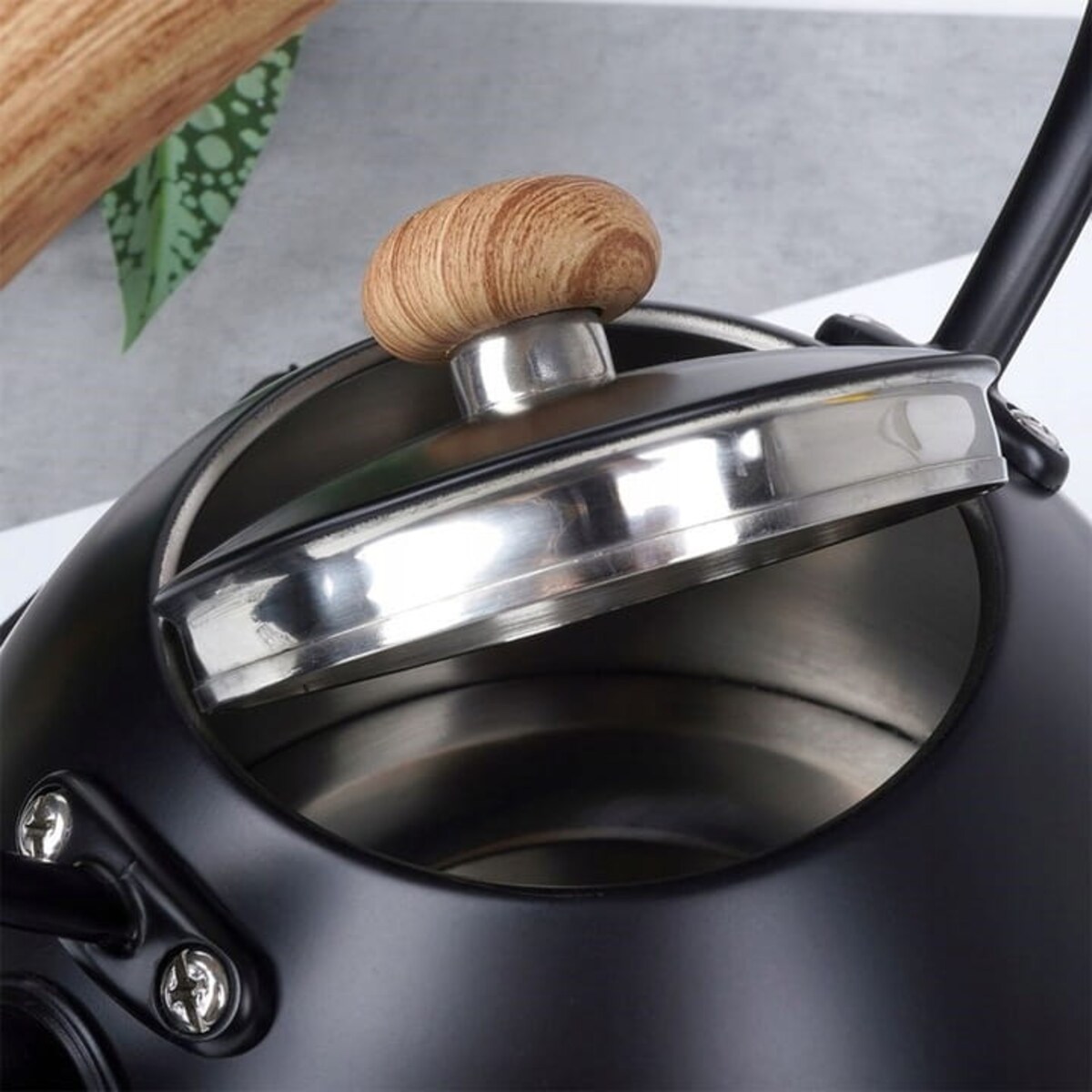 Czajnik Czarny Stalowy z Gwizdkiem do Gotowania Wody Gaz indukcję Kuchenkę