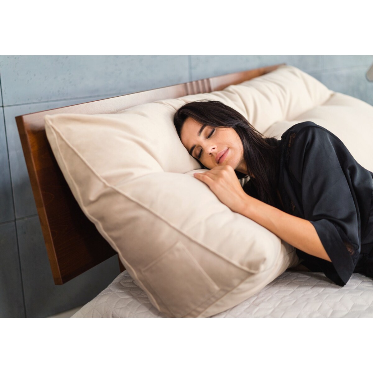 Beżowa Poduszka Dzienna Triangel 180 na zagłówek łóżka