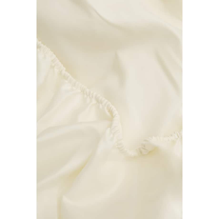 Prześcieradło satynowe z gumką vanilla 160 x 200 cm