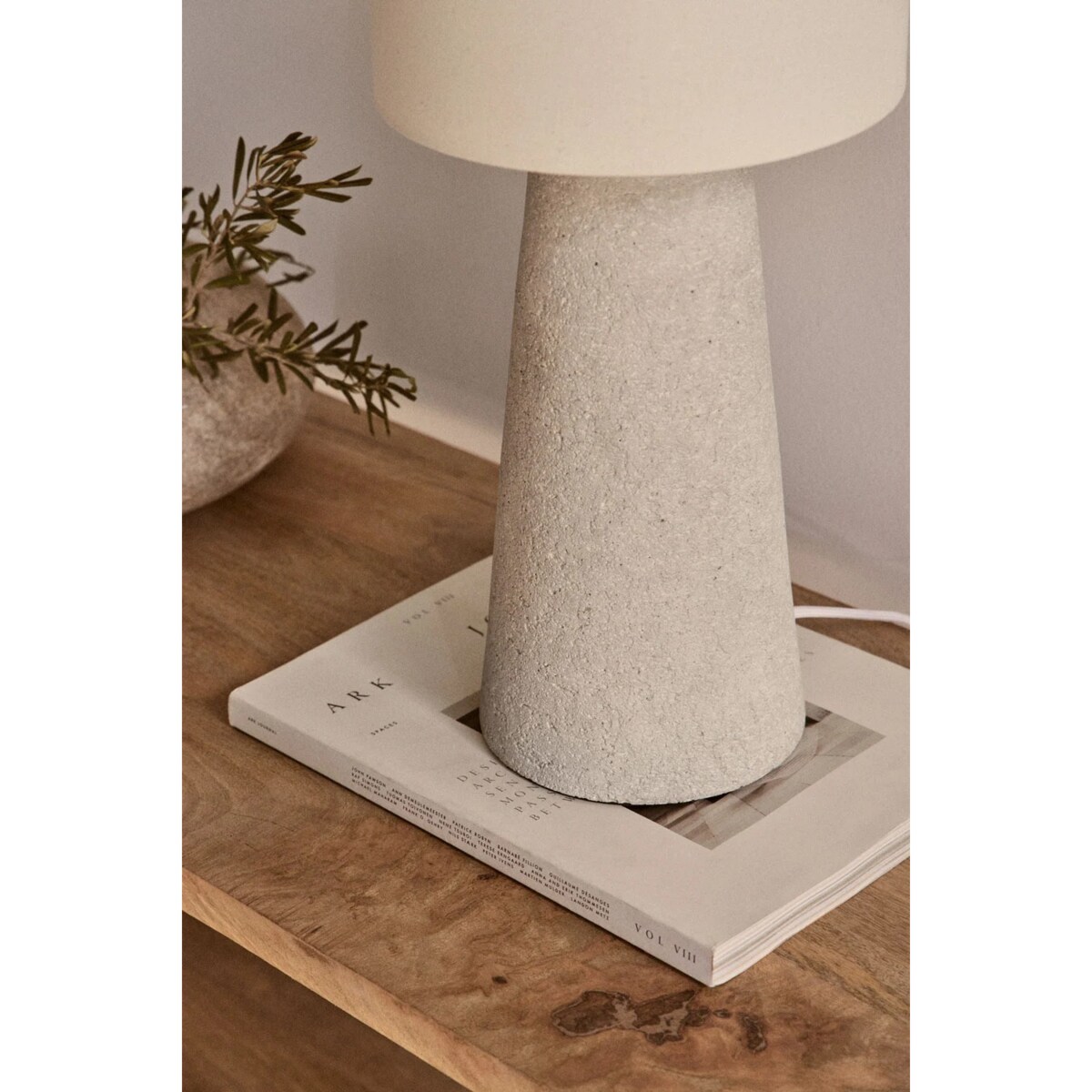 Lampa stołowa z lnu i włókna szklanego Loana, brudna biel