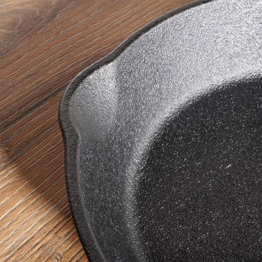 Patelnia Żeliwna Okrągła Talerz Żeliwny na Kuchenke Grill Ognisko 16 cm