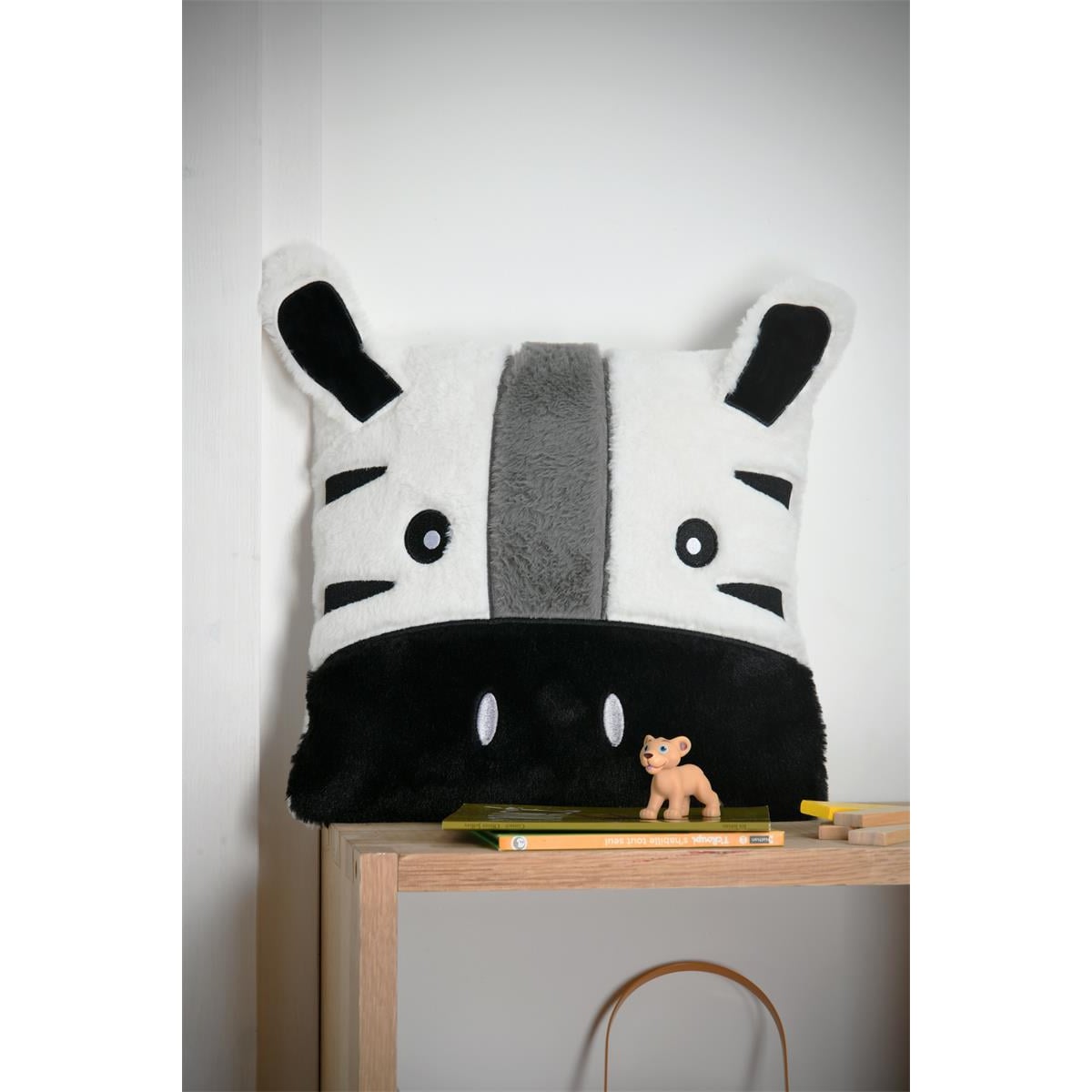 Poduszka ozdobna z uszkami COQUIN zebra, 40 x 40 cm