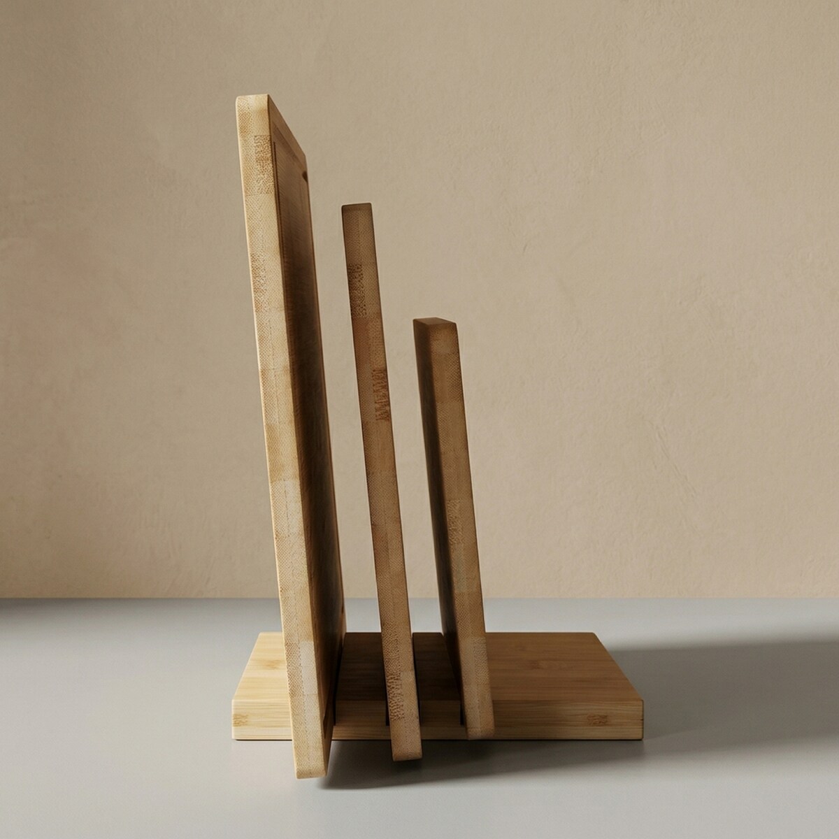 Zestaw 3 bambusowych desek do krojenia ze stojakiem DOSSIER