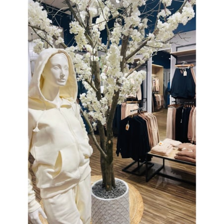 Drzewo kwitnącej jabłoni białej na naturalnym pniu 280 cm