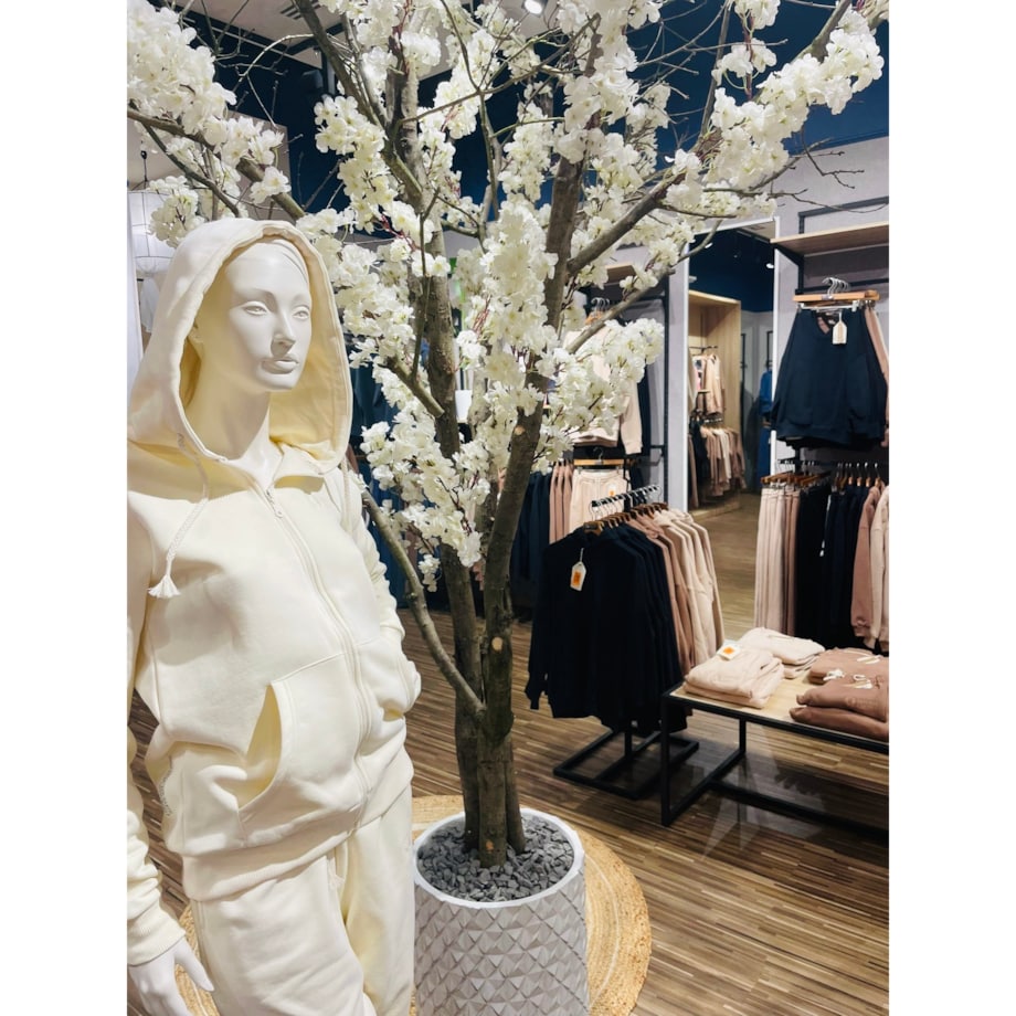 Drzewo kwitnącej jabłoni białej na naturalnym pniu 280 cm