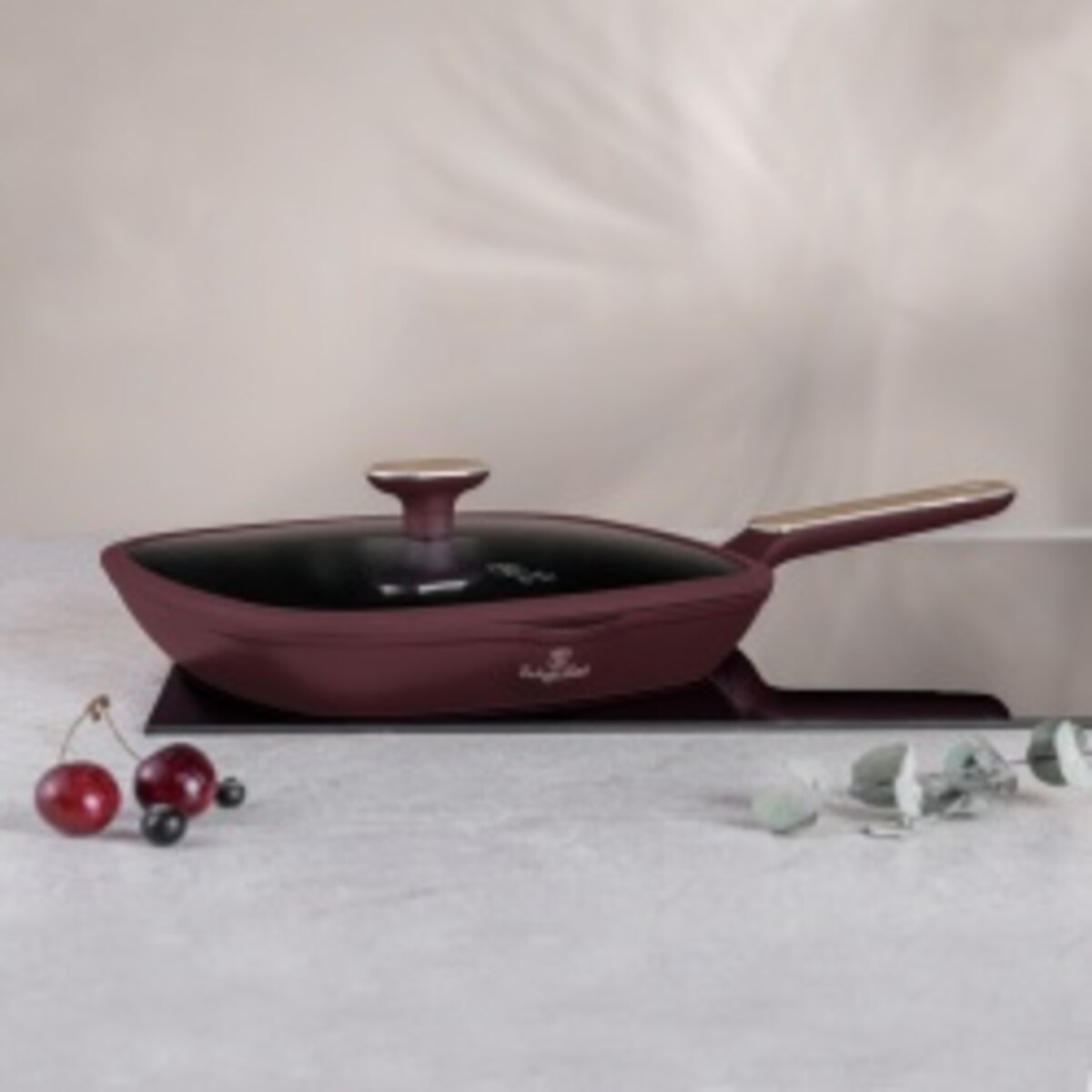 Patelnia grillowa z pokrywką 28cm z powłoką tytanową BerlingerHaus Leonardo Nordic BH-8298