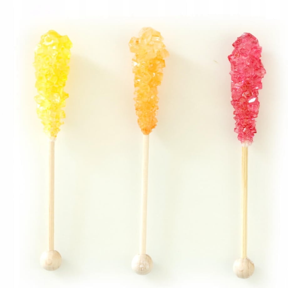 Słodka cytrynowa pałeczka cukrowa do dekoracji kaw i herbat na zimno