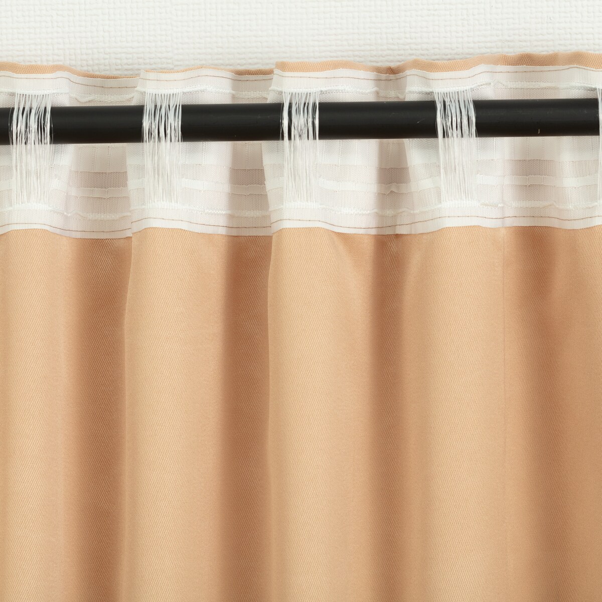 Zasłona BASIC na taśmie marszczącej 140x260cm waniliowy beż 1 szt. 140x260 beżowy