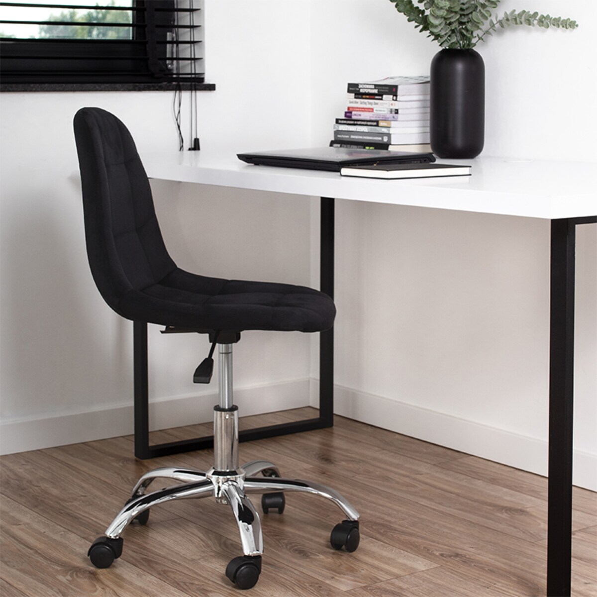 KRZESŁO BIUROWE FOTEL OBROTOWY REGULOWANY WELUROWY PIKOWANY DO BIURKA CZARNY