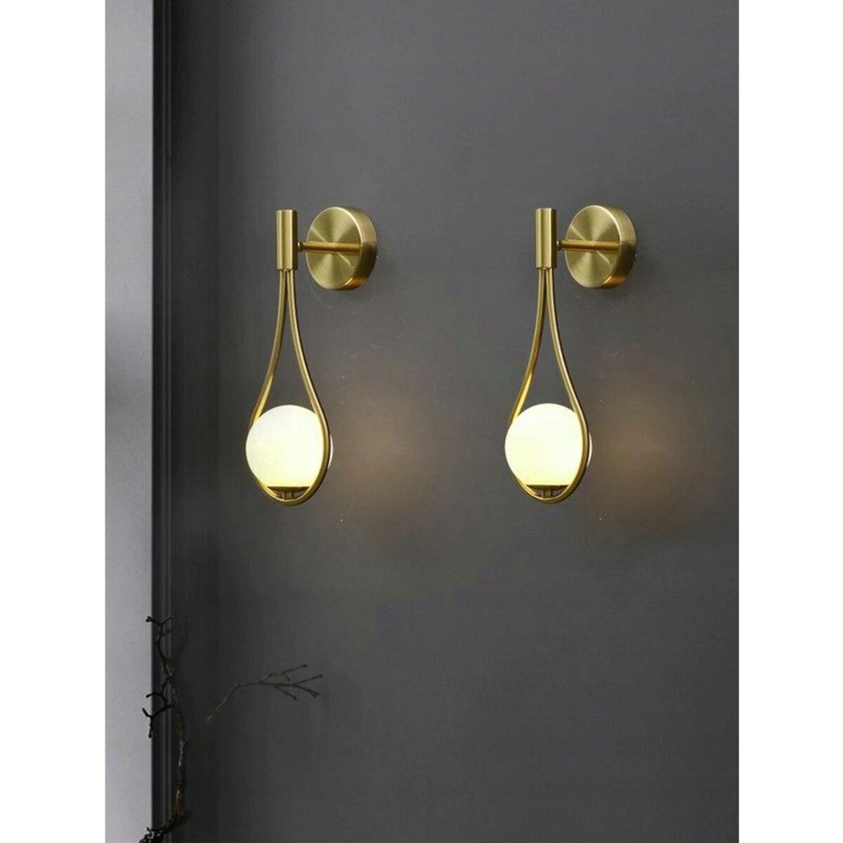 Lampa Ścienna Kinkiet Szklany Kula Mleczna Gold