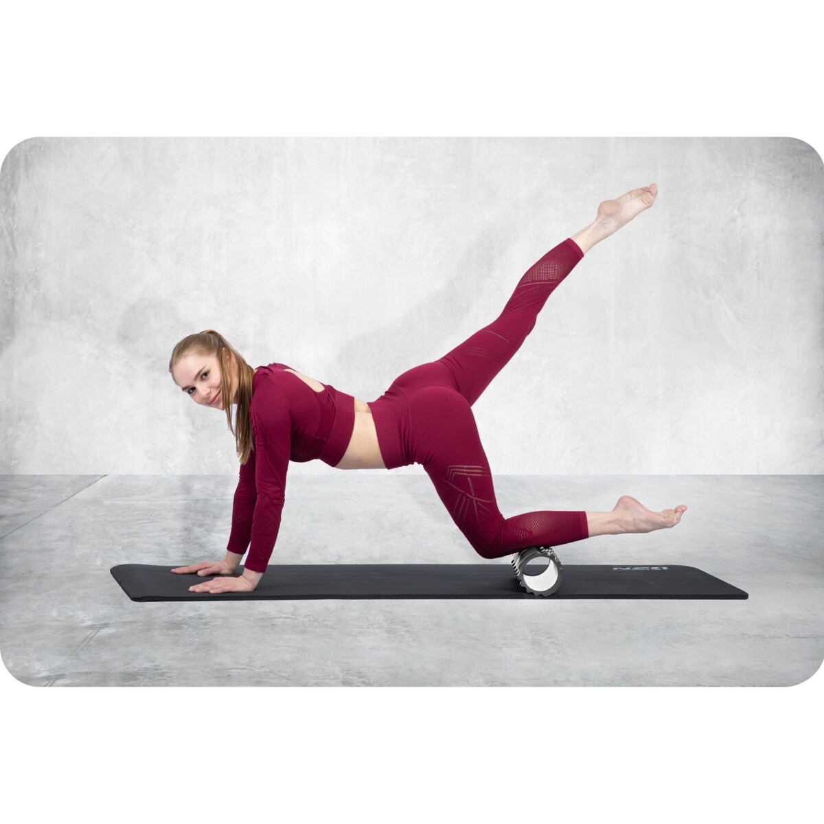 Roller wałek do masażu ćwiczeń z wypustkami Neo-Sport