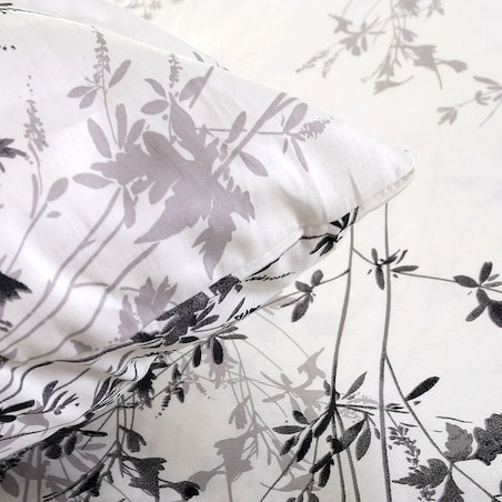 Pościel satyna bawełniana 140x200 Noira biała z czarnym i szarym botanicznym wzorem, Satynlove