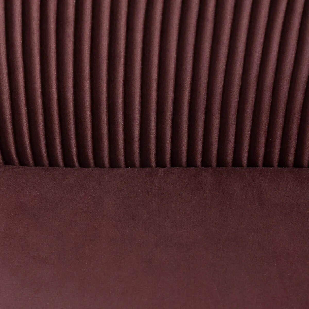 Fotel aksamitny śliwkowy z marszczeniem Gulf