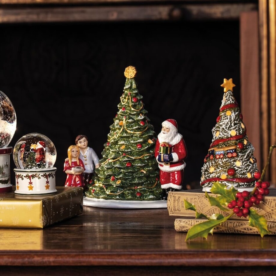 Świecznik na tealight Św. Mikołaj przy choince Christmas Toy's, 20 x 17 x 23 cm, Villeroy & Boch