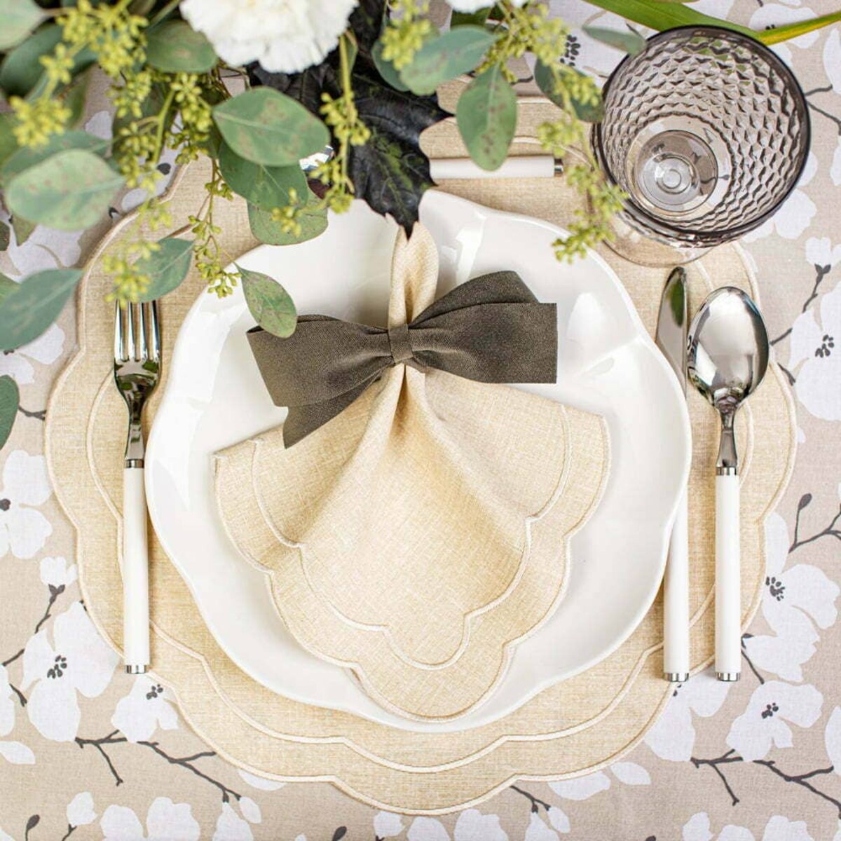 Haftowane serwetki Beige Petali - 6 sztuk