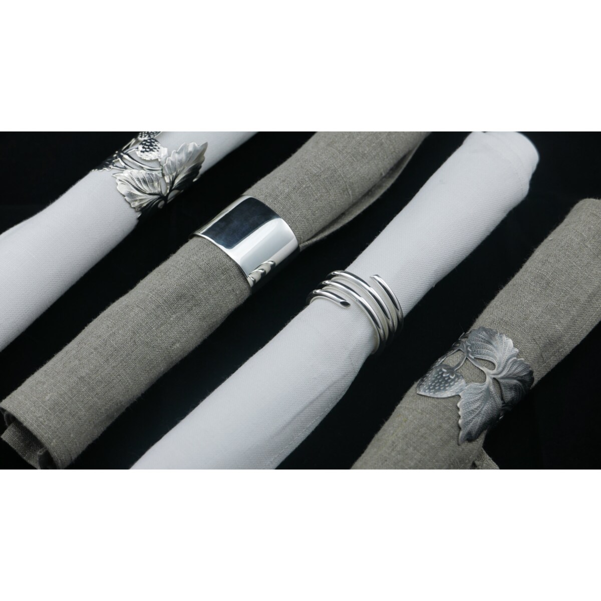 Komplet obrączek do serwetek owalnych ze stali nierdzewnej - 6 szt.