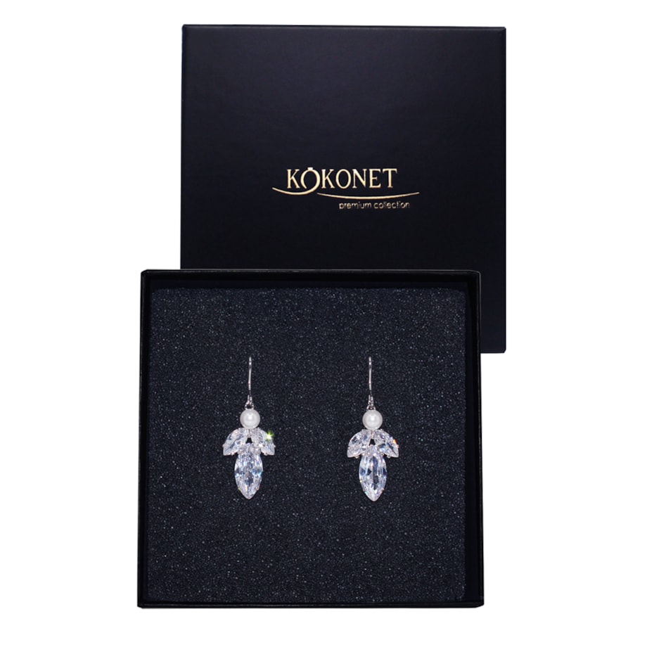 Kolczyki na bigiel srebrne z perłą minimalistyczne elegancja SWAROVSKI ślub