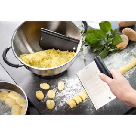 Zestaw 2 skrobaków do ciasta DUTTO