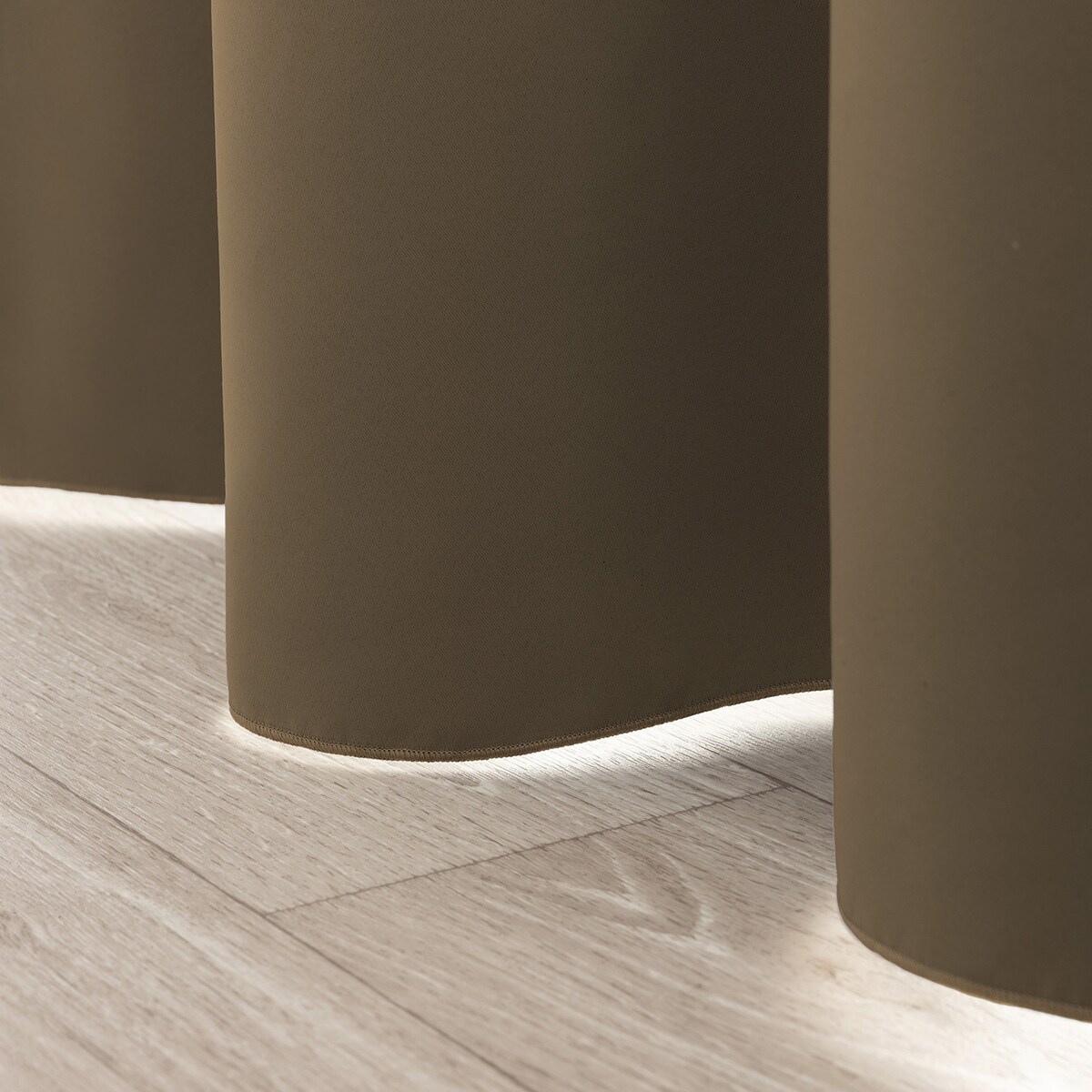 Zasłona zaciemniająca na taśmie marszczącej szaro-brązowy 140 x 280 cm 1 szt. 140x280 szary-brązowy