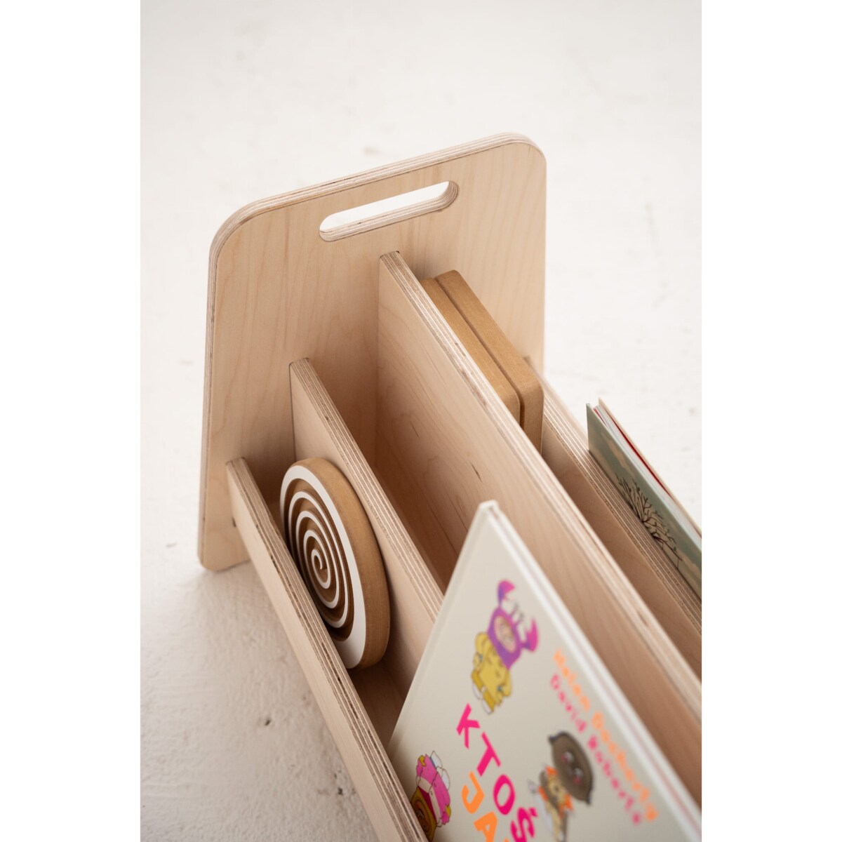 M - biblioteczka montessori