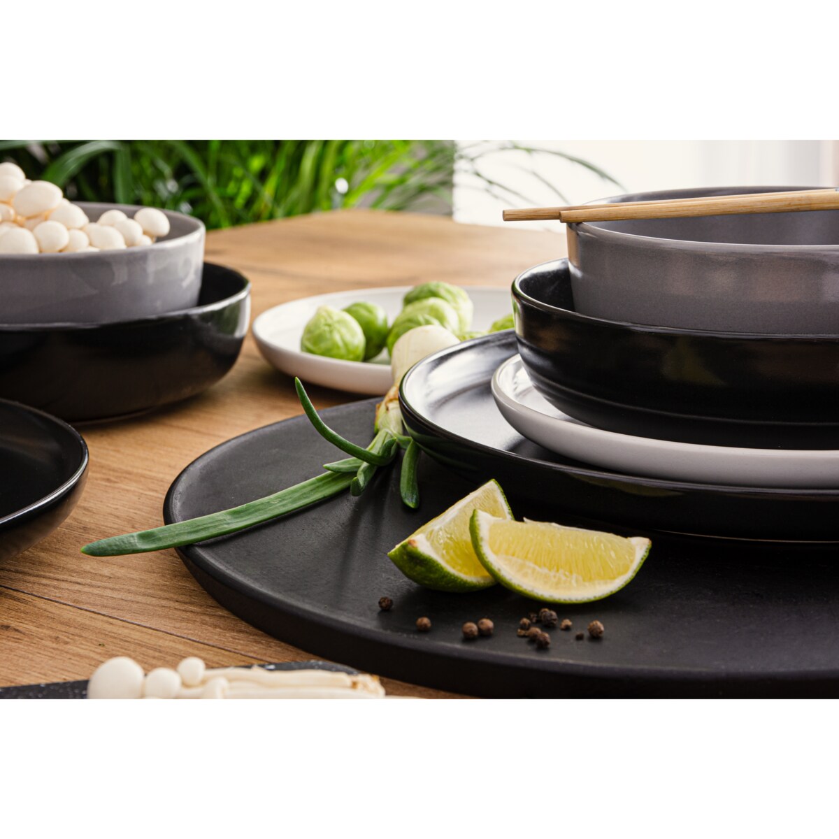 KONSIMO VICTO Zestaw obiadowy 6-osobowy czarny/biały/szary/czarne (24 elementy)