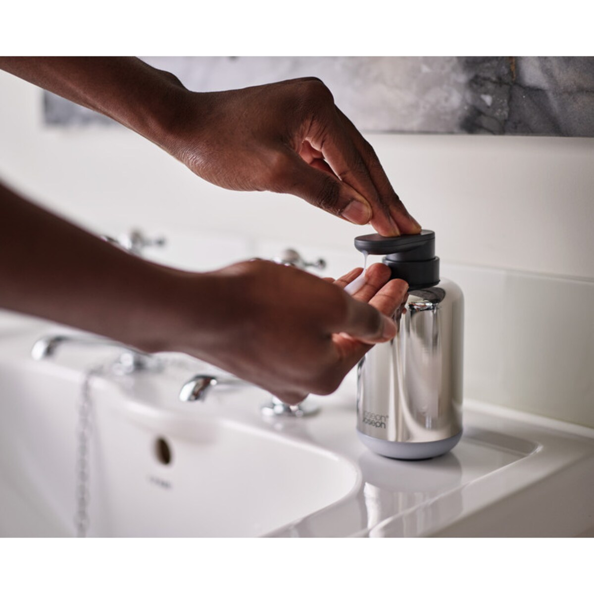 Dozownik do mydła stalowy EasyStore Luxe, 300 ml, Joseph Joseph