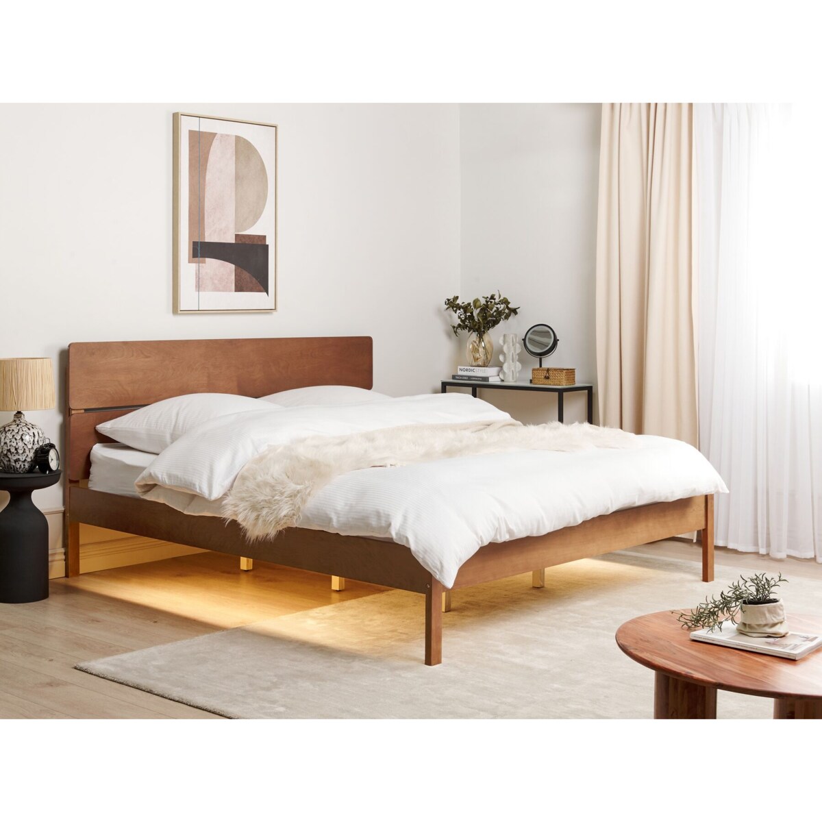 Łóżko LED drewniane 180 x 200 cm jasne BOISSET