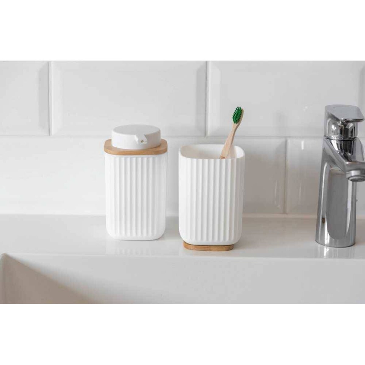 Dozownik do mydła w płynie ROTELLO, WENKO