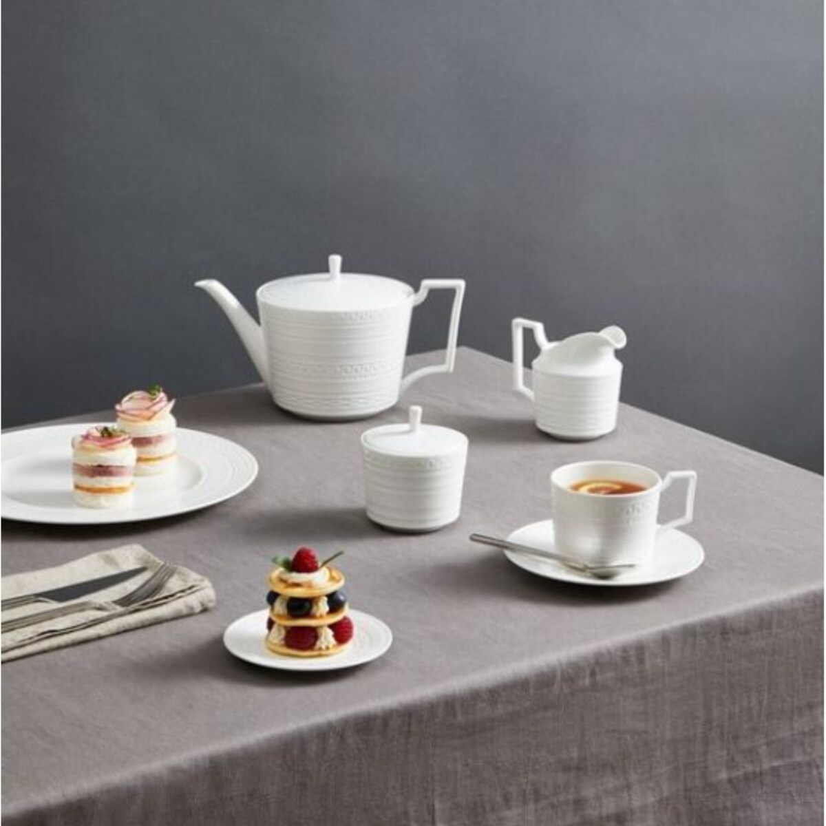 Dzbanek do herbaty 1 l Intaglio Wedgwood