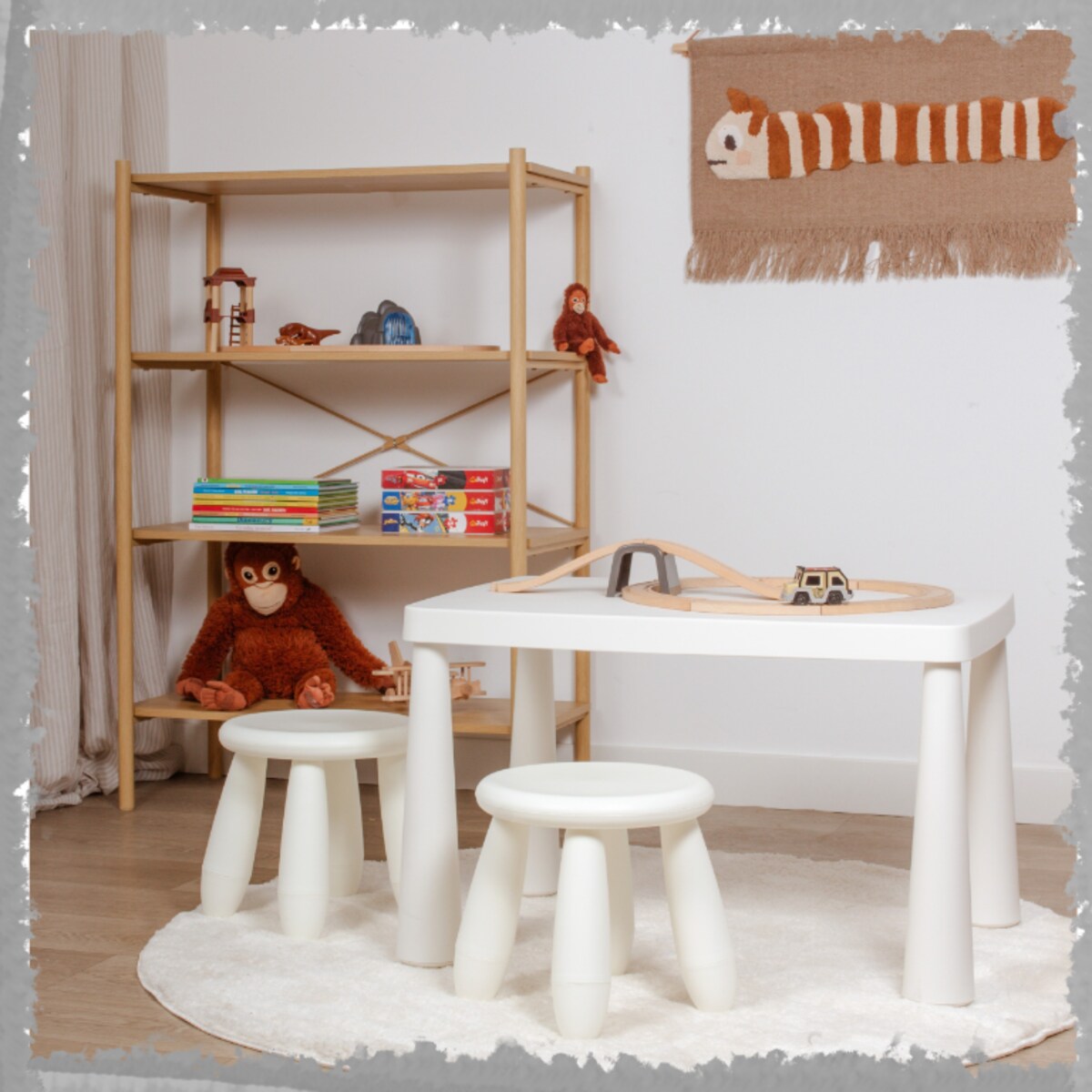 Stolik dla dzieci biały plastikowy do pokoju dziecka dziecięcy