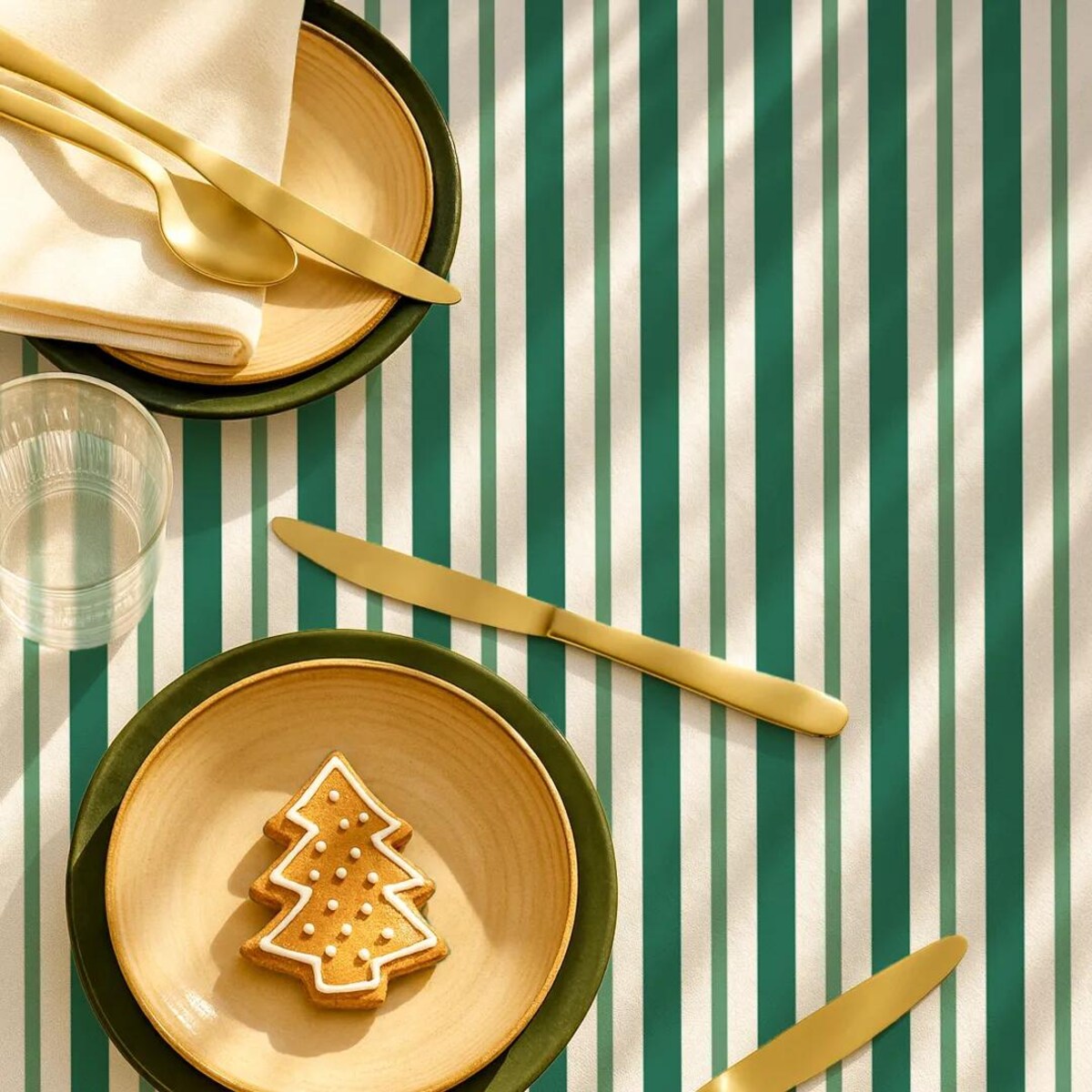 Obrus świąteczny - klasyczne zielone świąteczne paski - 140x320