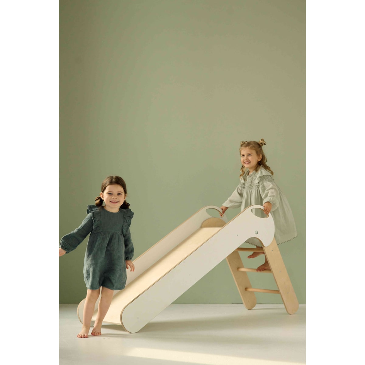 Drewniana zjeżdżalnia dla dzieci - składana