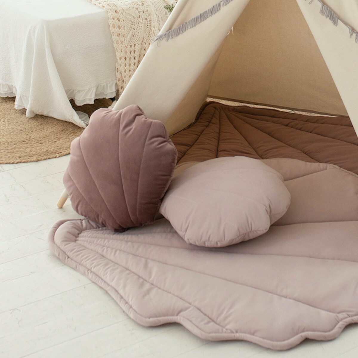 Poduszka muszelka Velvet Dusty Pink Shell