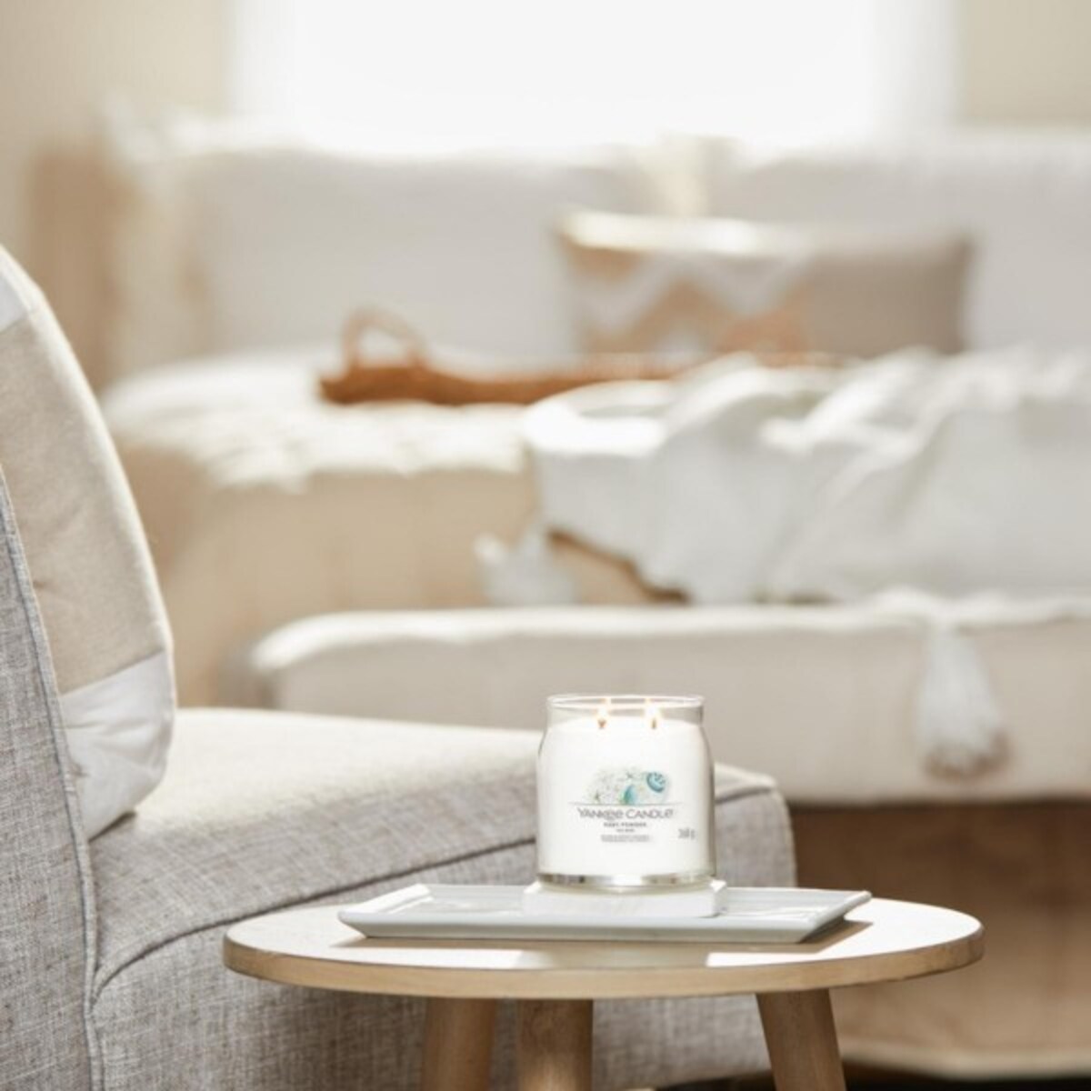YC SIGNATURE – Świeca średnia BABY POWDER